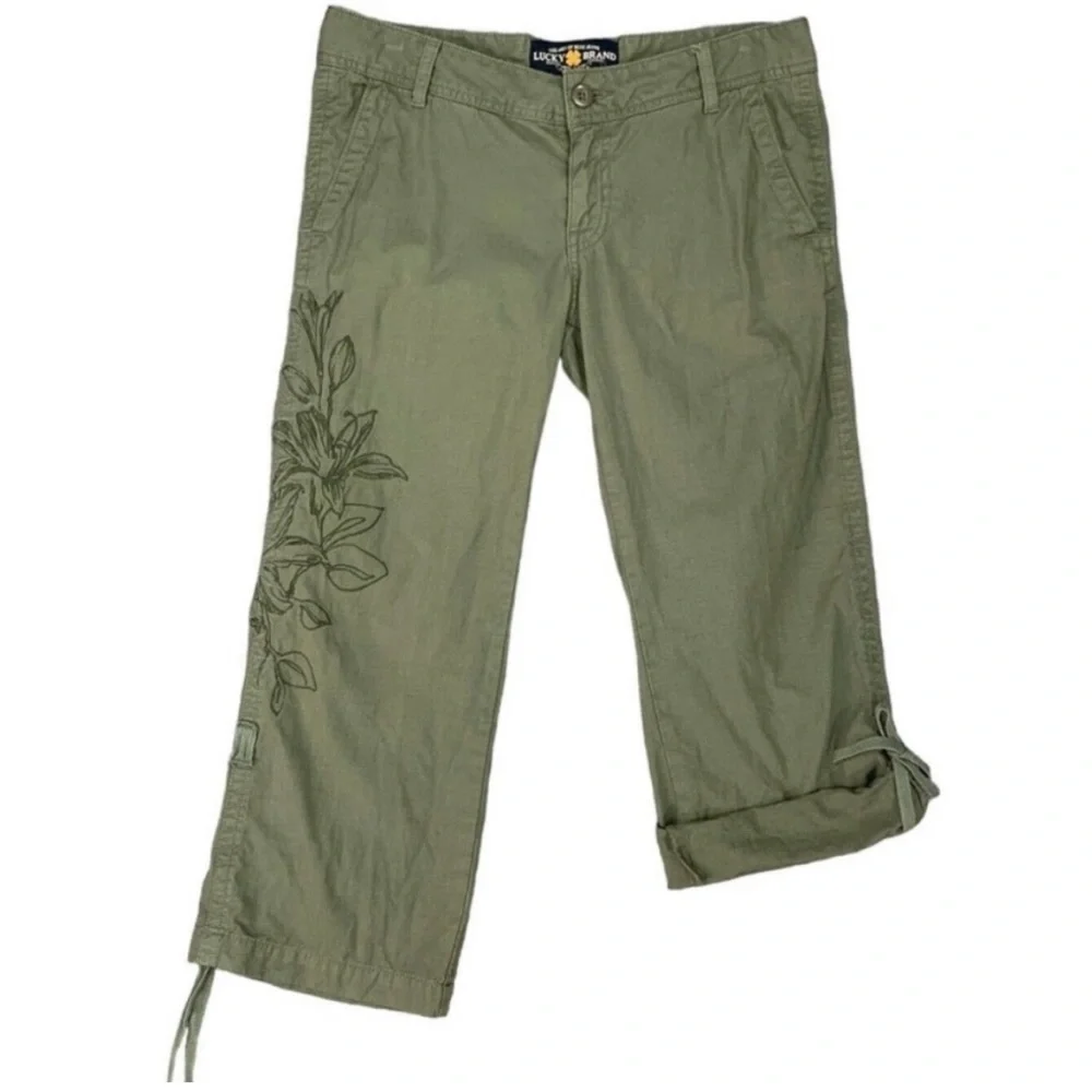 Women's Lucky Brand Army Green embroidered Roll Cuff Capris, Size 4 - Picture 2 of 5
